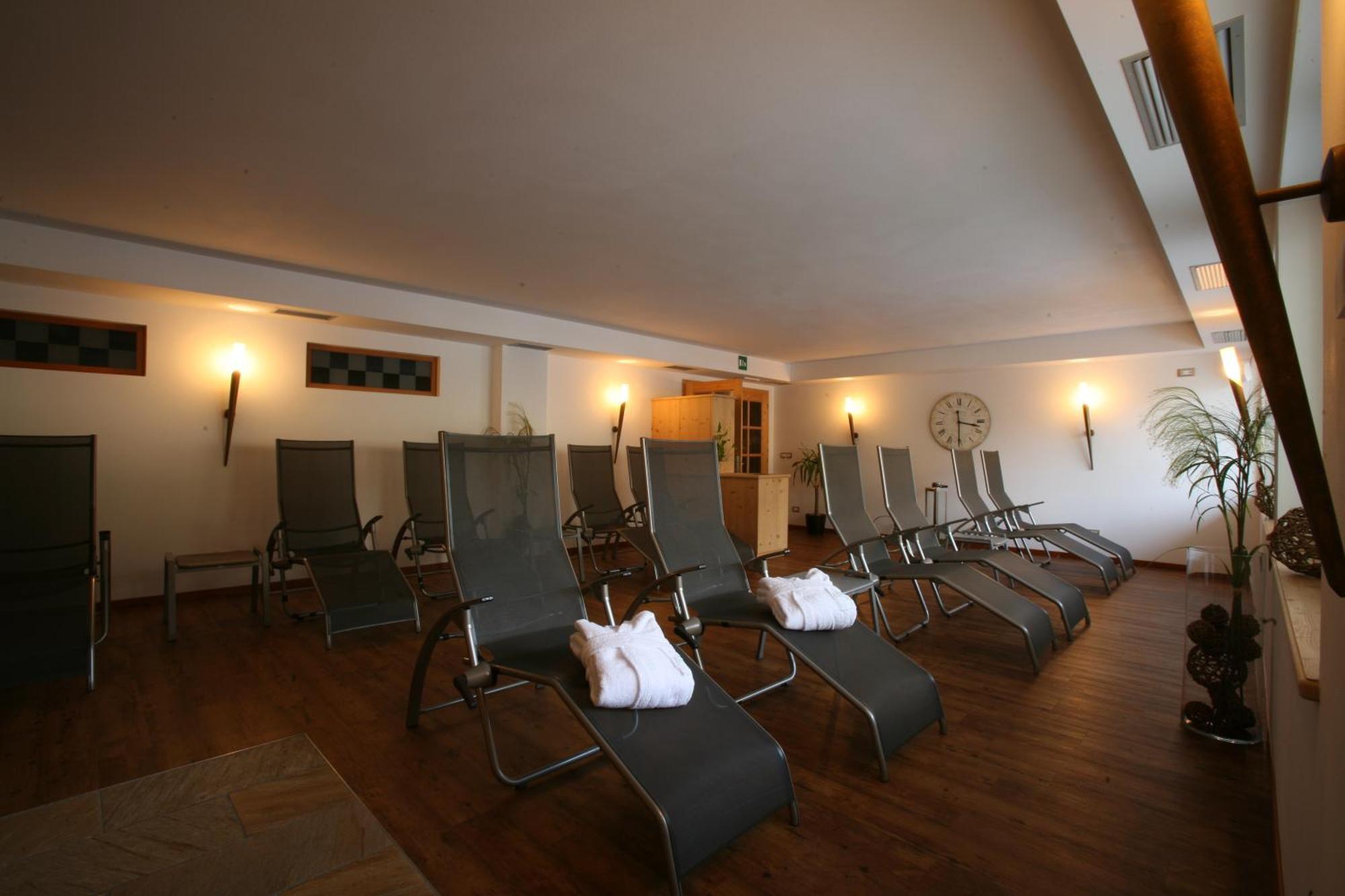 Garni Hotel Bel Vert Selva di Val Gardena Exterior photo