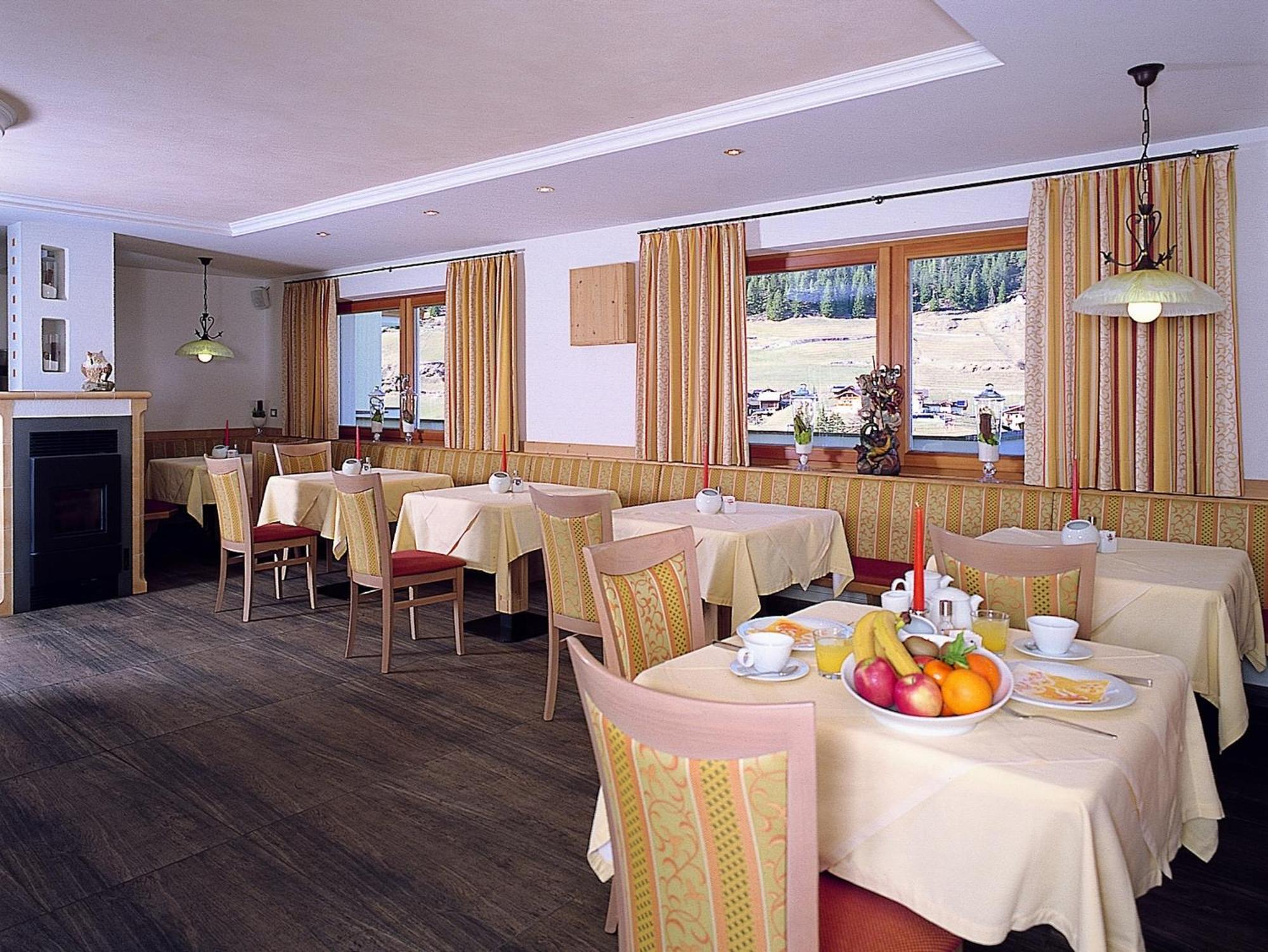 Garni Hotel Bel Vert Selva di Val Gardena Exterior photo