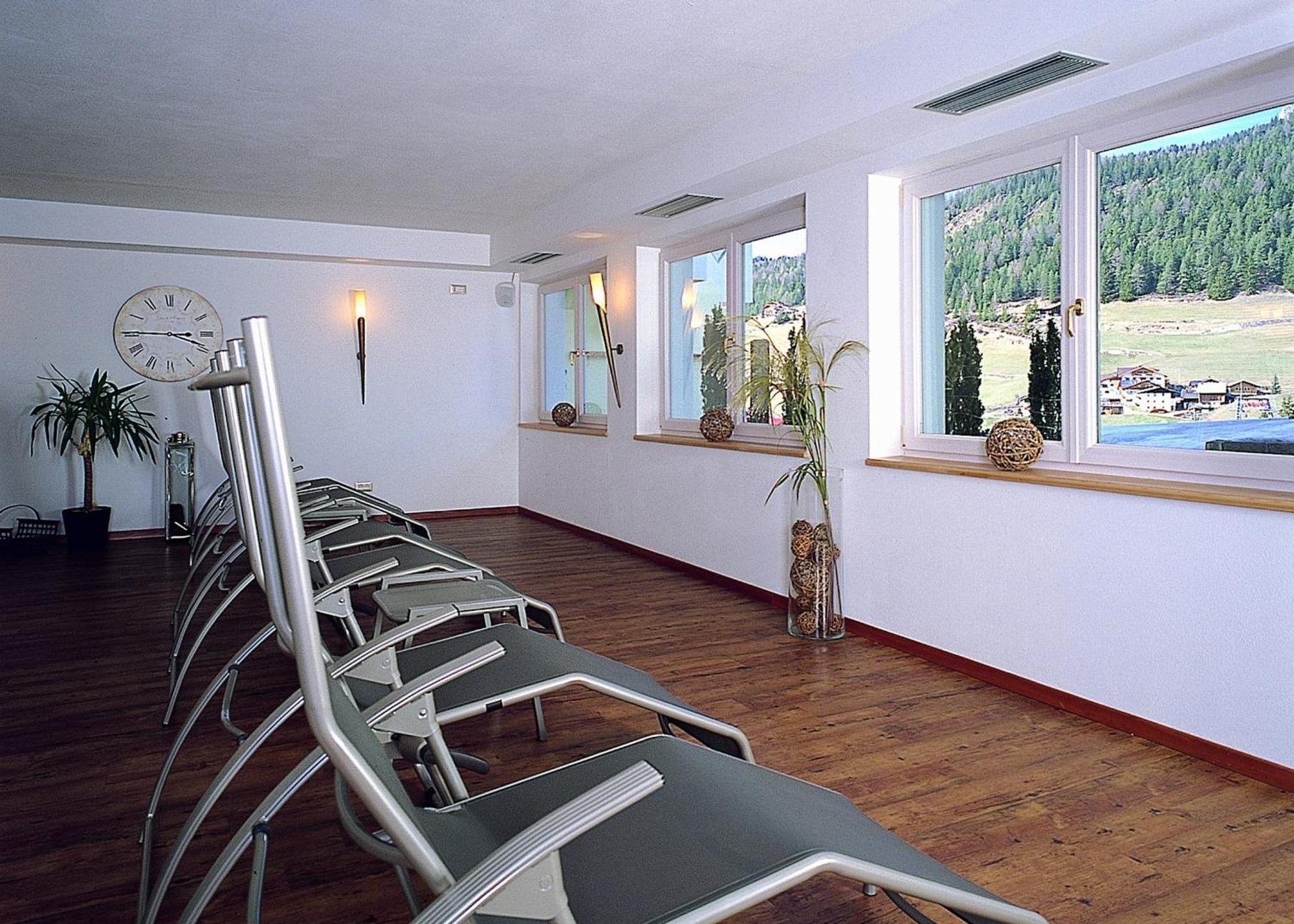 Garni Hotel Bel Vert Selva di Val Gardena Exterior photo