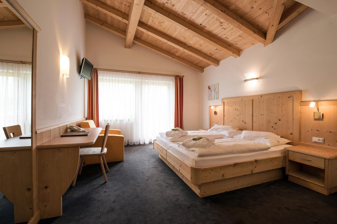 Garni Hotel Bel Vert Selva di Val Gardena Exterior photo